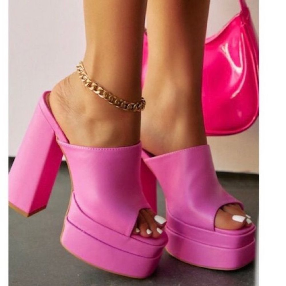 !! NEW !! Platform Block Heel Mules in Pink
